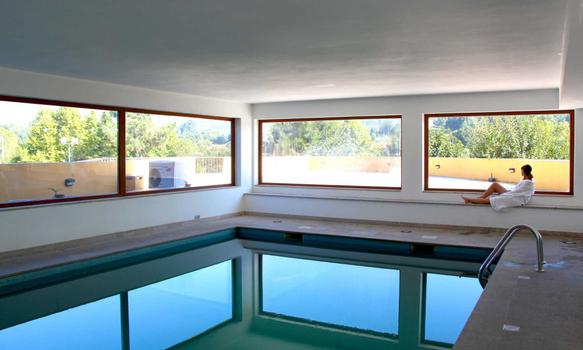 Piscina interior aquecida  HOTEL RURAL MARIA DA FONTE Póvoa de Lanhoso Piscina interior aquecida  HOTEL RURAL MARIA DA FONTE Póvoa de Lanhoso
